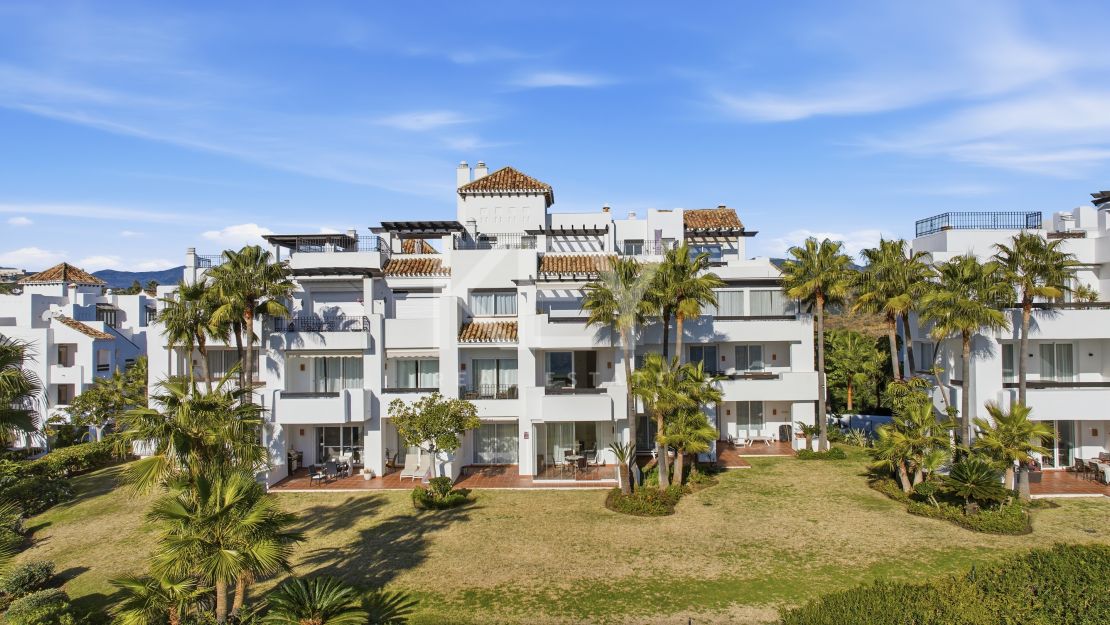 Recently Renovated 2 Bedroom Apartment with Sea Views in Benahavis, Marbella