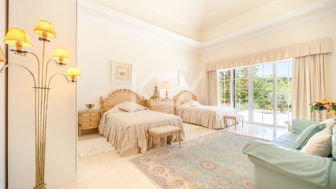 ELEGANT VILLA IN LA ZAGALETA WITH PANORAMIC SEA AND MOUNTAIN VIEWS