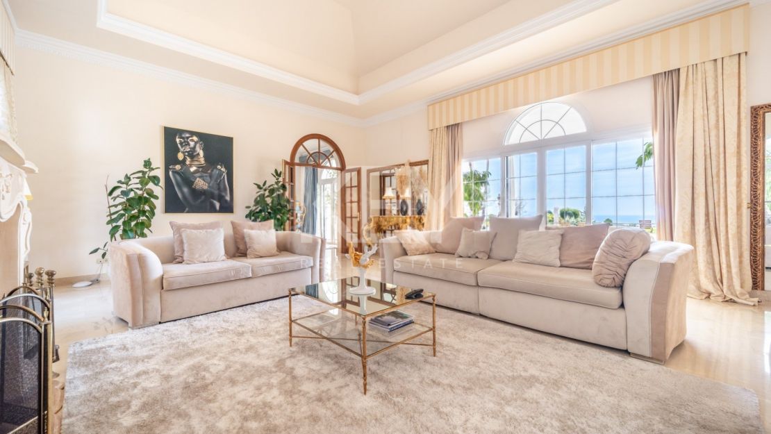 ELEGANT VILLA IN LA ZAGALETA WITH PANORAMIC SEA AND MOUNTAIN VIEWS