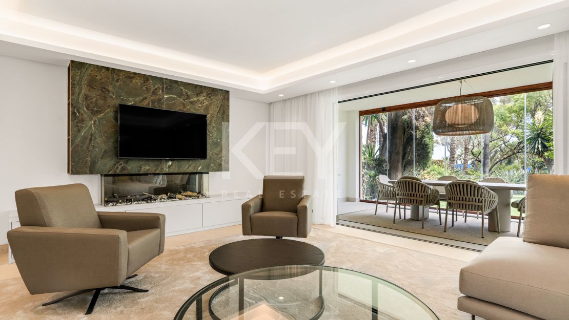 Frontline Beach luxury townhouse completely renovated in the New Golden Mile