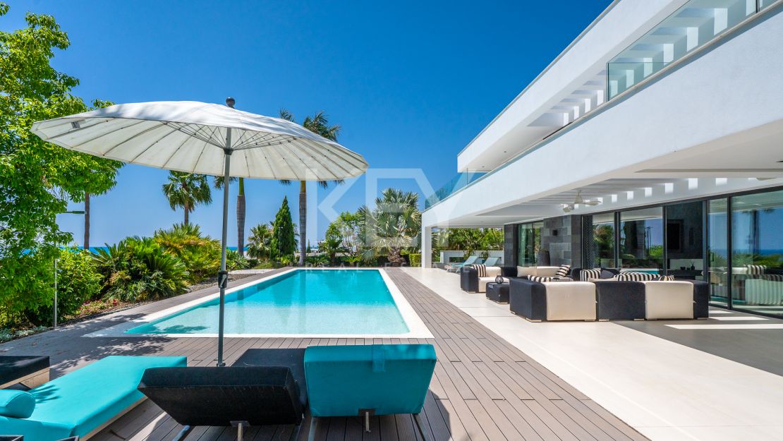 Spectacular New Villa with Sea and Golf Views in Los Flamingos Golf, Benahavis