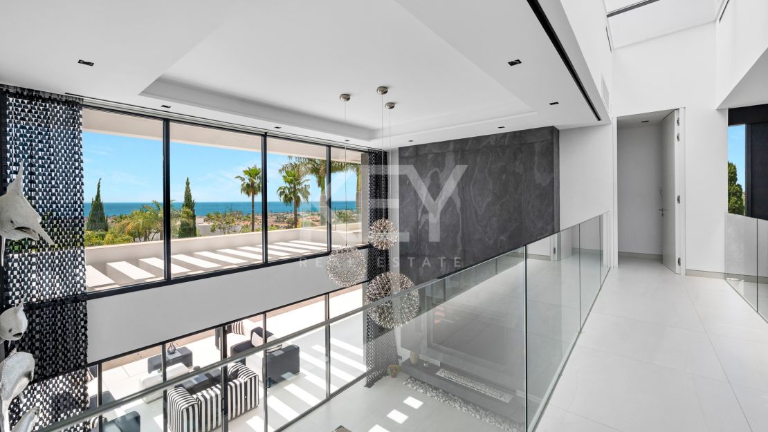 Spectacular New Villa with Sea and Golf Views in Los Flamingos Golf, Benahavis