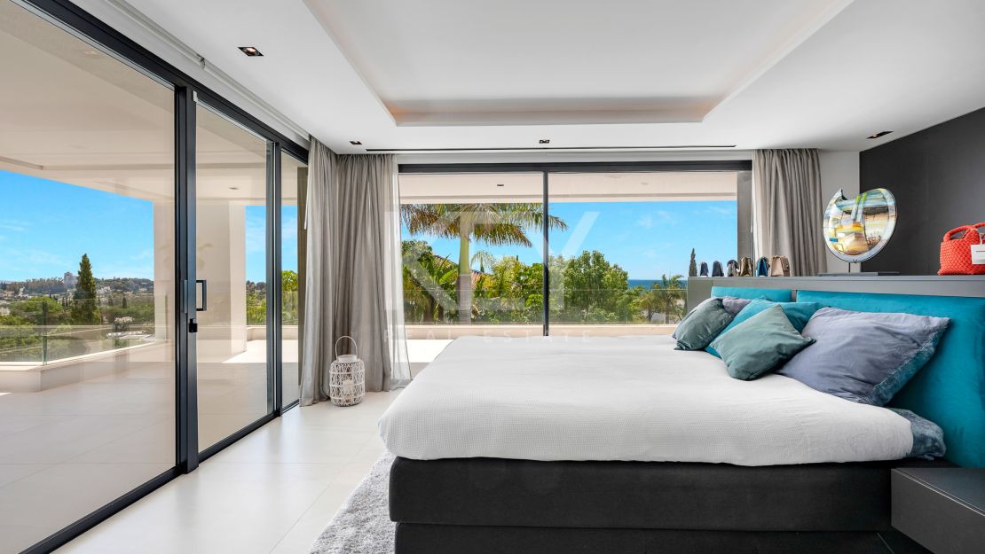 Spectacular New Villa with Sea and Golf Views in Los Flamingos Golf, Benahavis