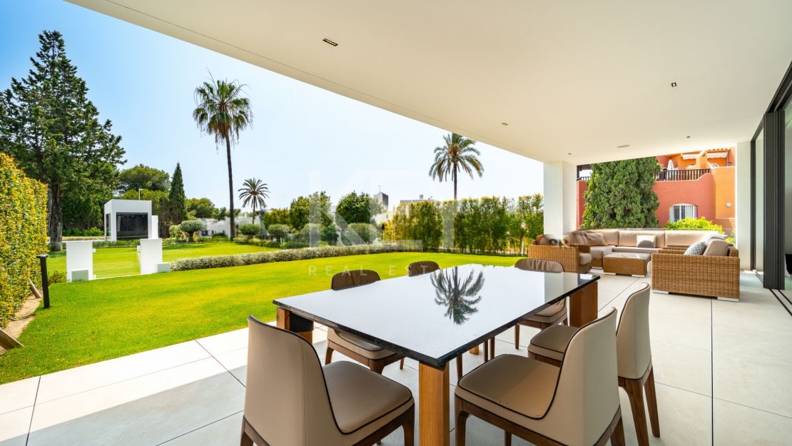 Modern Villa with private pool and views in Nueva Andalucía, Marbella