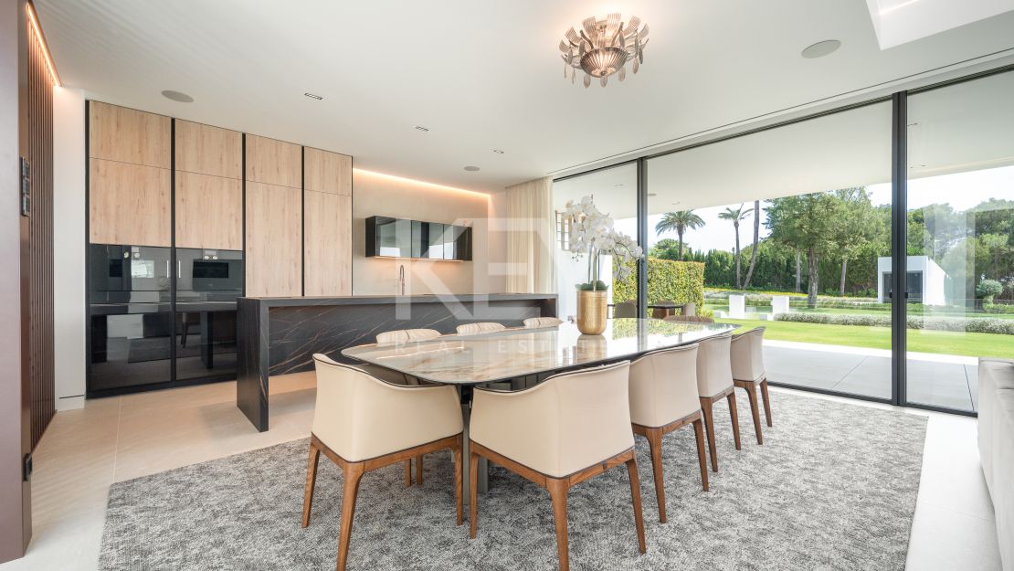 Modern Villa with private pool and views in Nueva Andalucía, Marbella