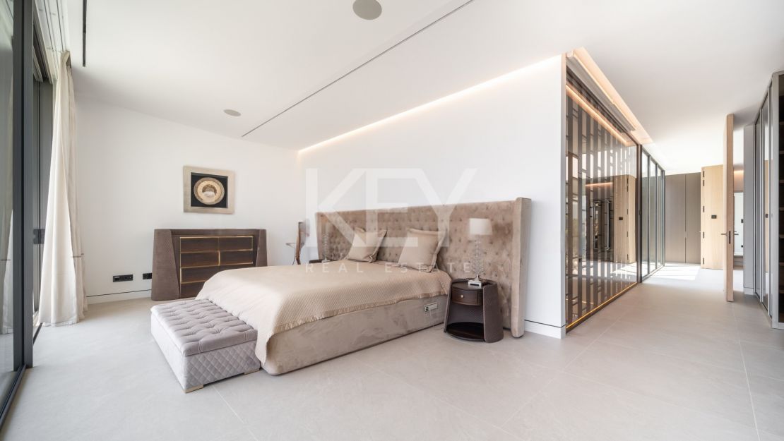 Modern Villa with private pool and views in Nueva Andalucía, Marbella