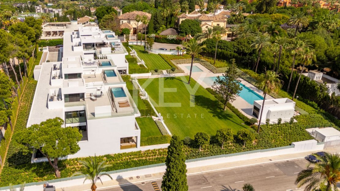 Modern Villa with private pool and views in Nueva Andalucía, Marbella
