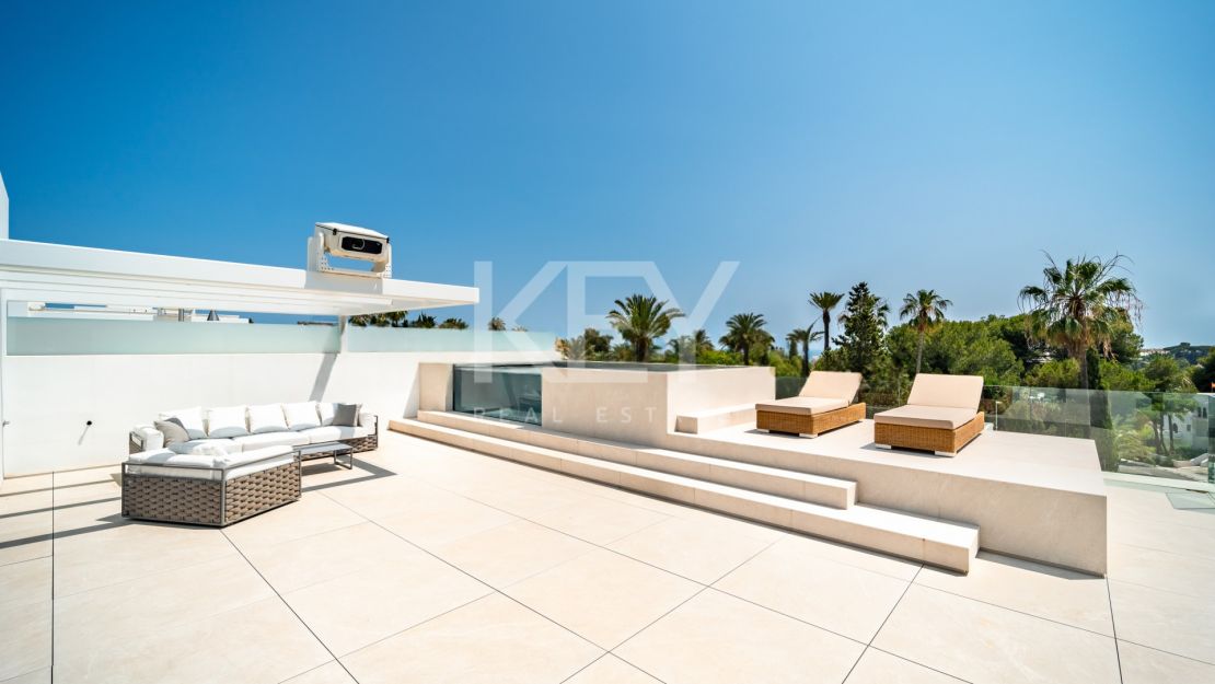 Modern Villa with private pool and views in Nueva Andalucía, Marbella