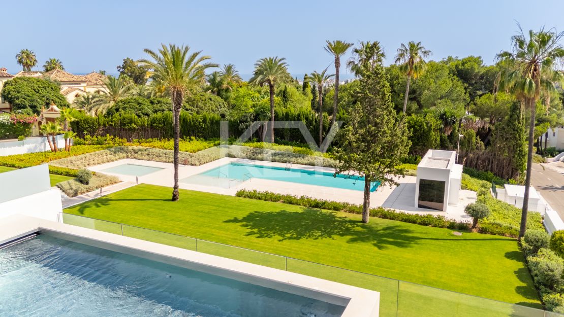 Modern Villa with private pool and views in Nueva Andalucía, Marbella