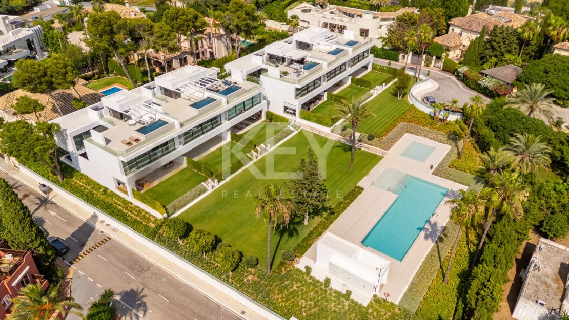 Modern Villa with private pool and views in Nueva Andalucía, Marbella