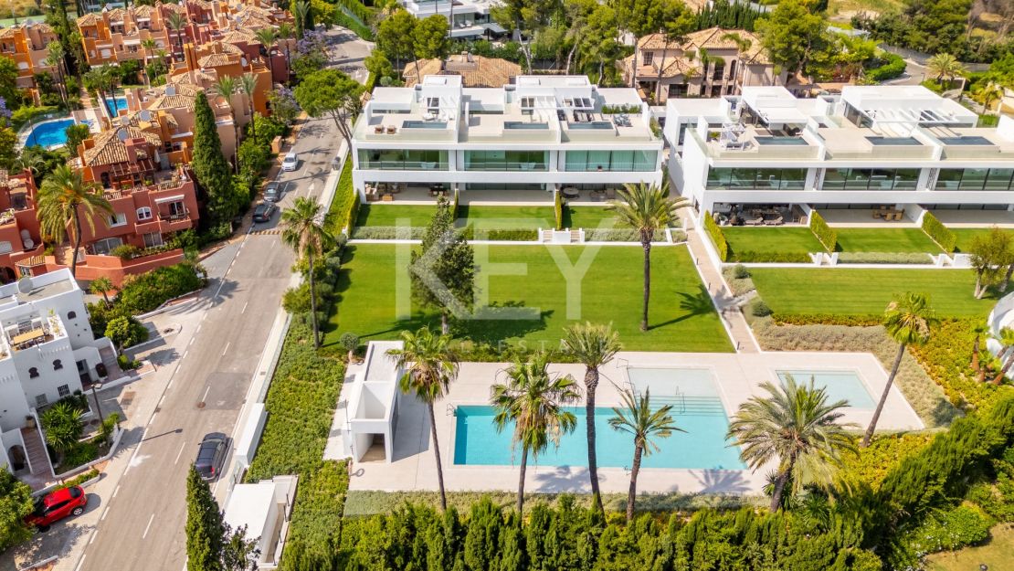 Modern Villa with private pool and views in Nueva Andalucía, Marbella