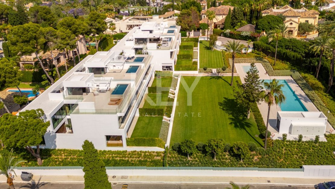 Modern Villa with private pool and views in Nueva Andalucía, Marbella