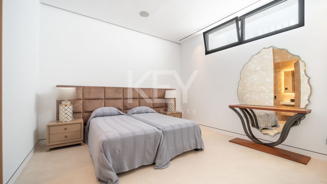 Modern Villa with private pool and views in Nueva Andalucía, Marbella