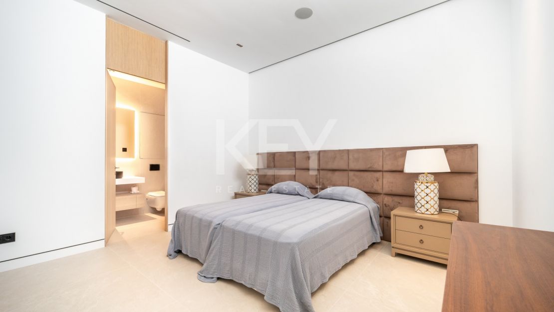 Modern Villa with private pool and views in Nueva Andalucía, Marbella