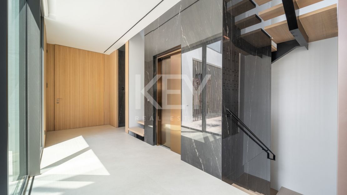 Modern Villa with private pool and views in Nueva Andalucía, Marbella