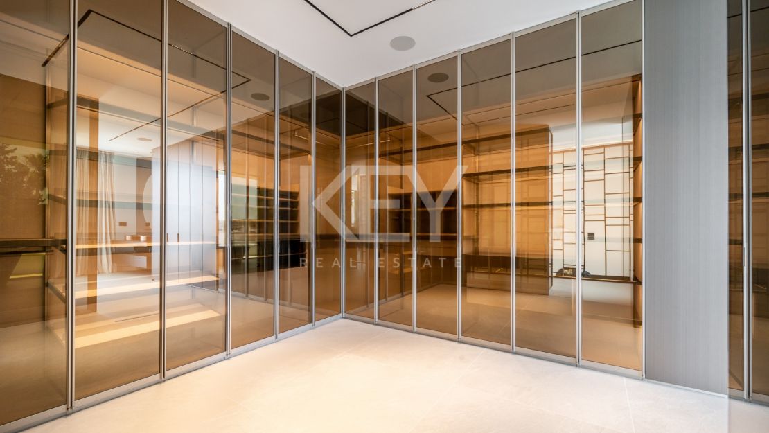 Modern Villa with private pool and views in Nueva Andalucía, Marbella