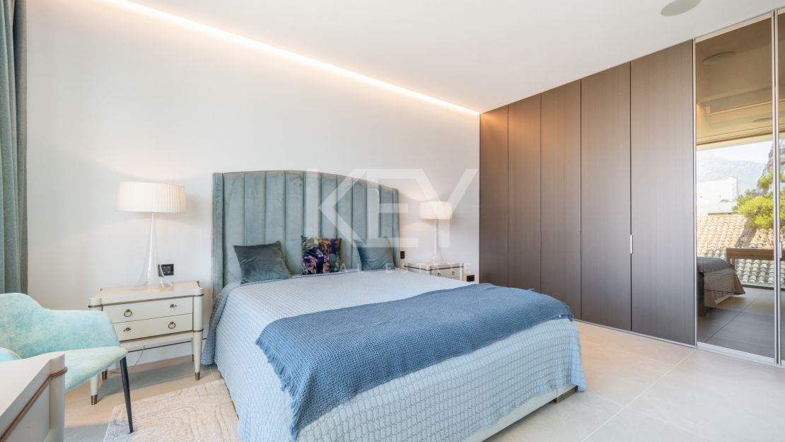 Modern Villa with private pool and views in Nueva Andalucía, Marbella