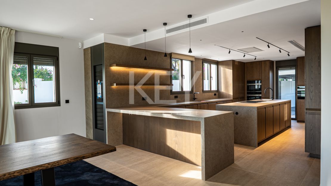 Fully Renovated Luxury Villa in El Rosario, Marbella East