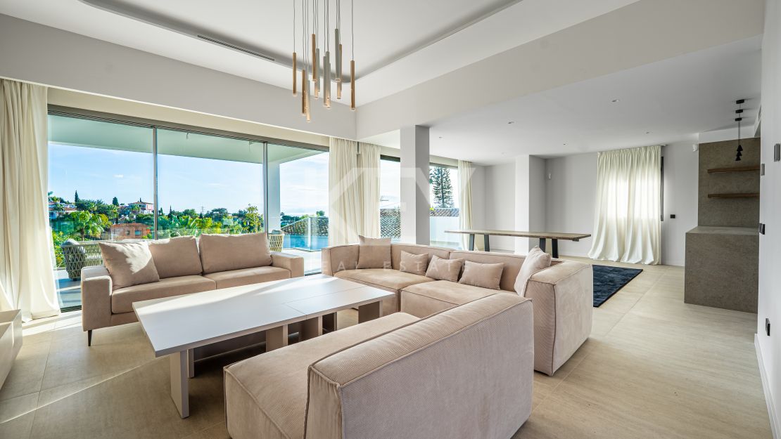 Fully Renovated Luxury Villa in El Rosario, Marbella East