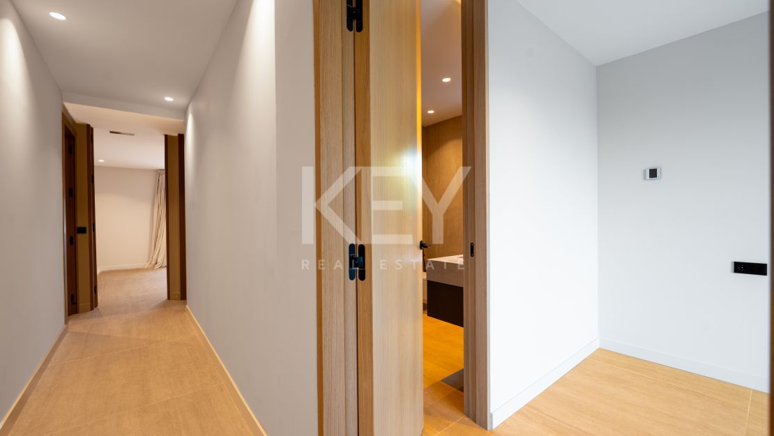 Fully Renovated Luxury Villa in El Rosario, Marbella East