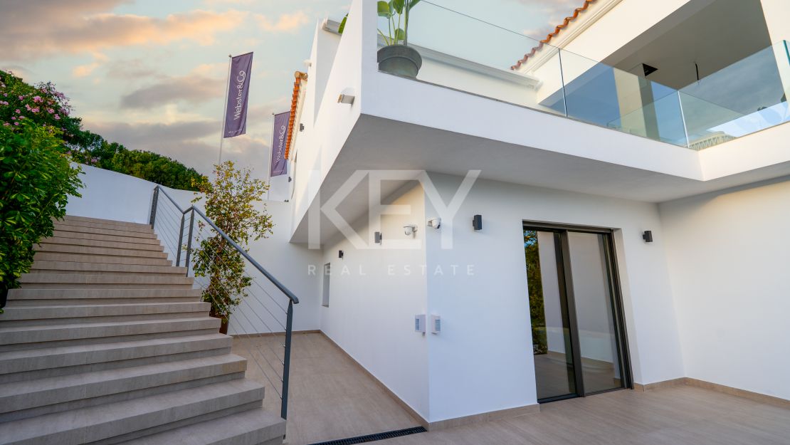 Fully Renovated Luxury Villa in El Rosario, Marbella East