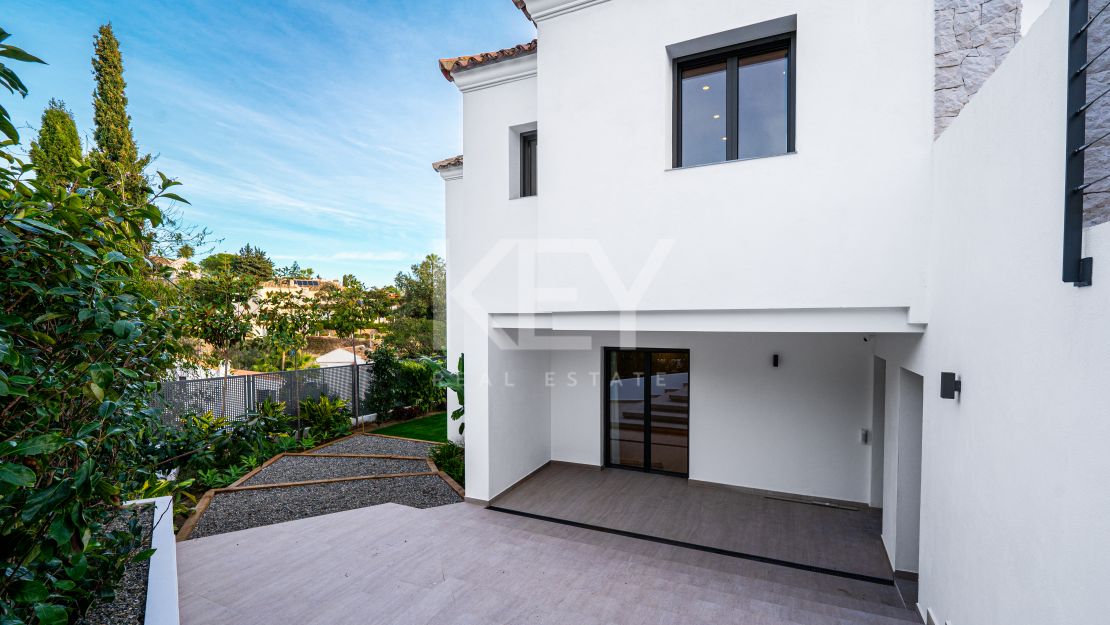 Fully Renovated Luxury Villa in El Rosario, Marbella East
