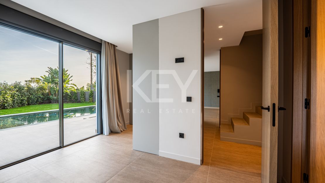 Fully Renovated Luxury Villa in El Rosario, Marbella East