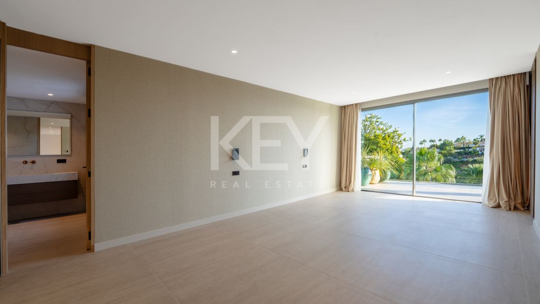 Fully Renovated Luxury Villa in El Rosario, Marbella East