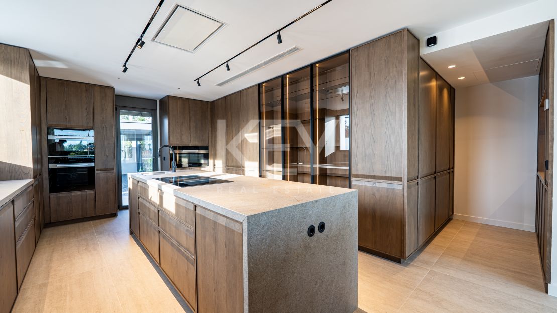 Fully Renovated Luxury Villa in El Rosario, Marbella East