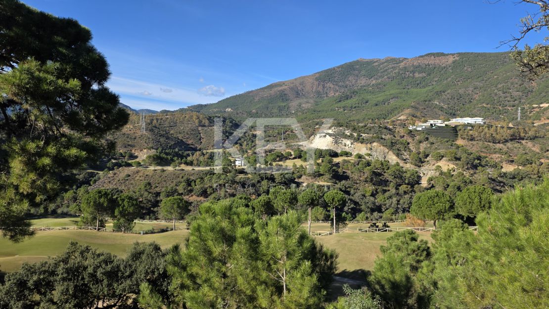 Privileged Frontline Golf Plot In La Zagaleta, Benahavis, Marbella