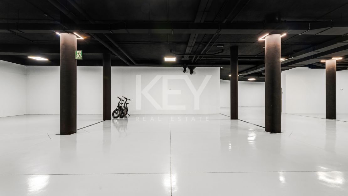 Luxury Beachfront Apartment With Dazzling Sea Views in New Golden Mile, Marbella