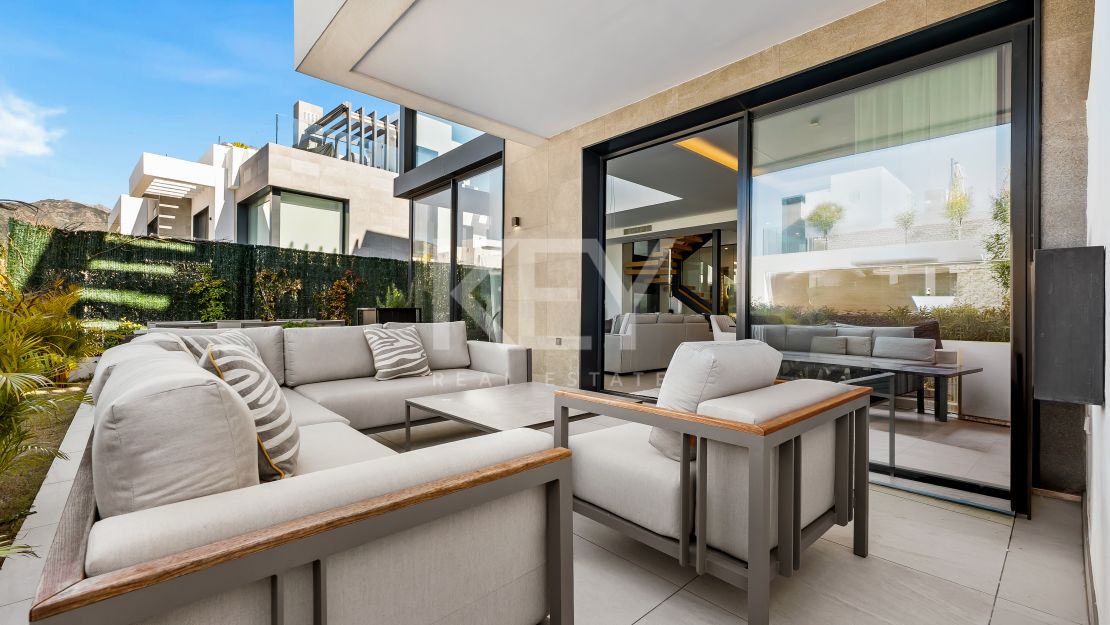 Fantastic semi-detached Villa with Stunning Views in Rio Real, Marbella