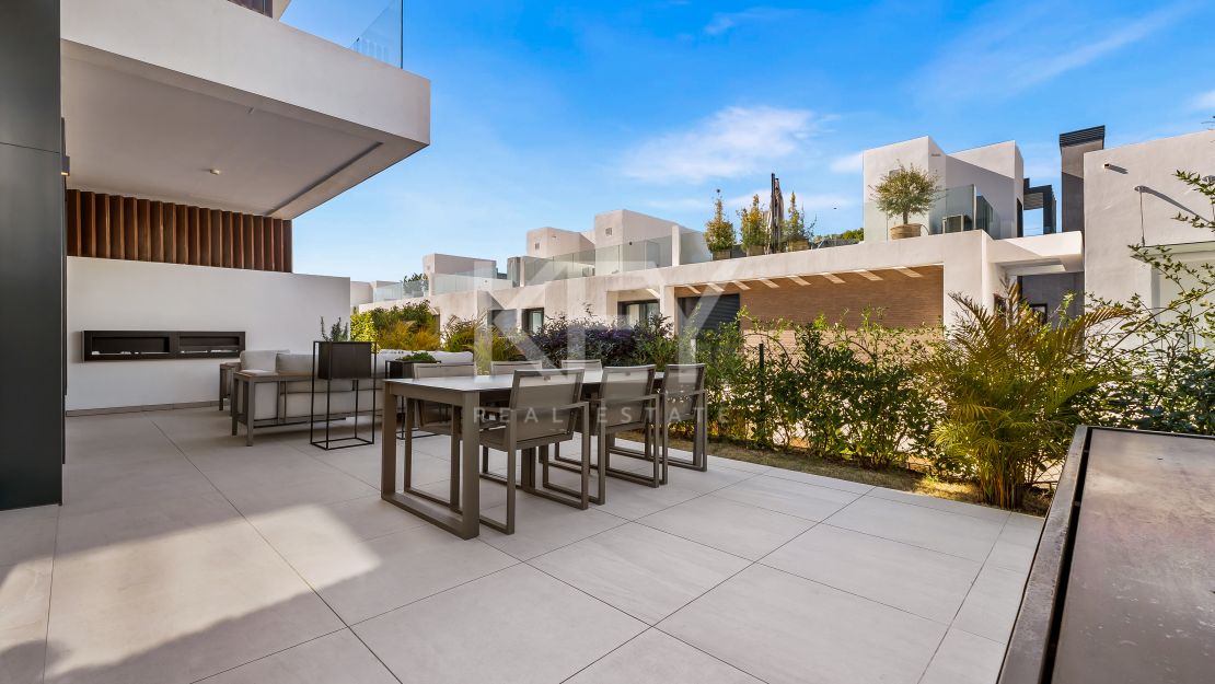 Fantastic semi-detached Villa with Stunning Views in Rio Real, Marbella