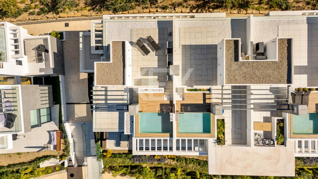 Fantastic semi-detached Villa with Stunning Views in Rio Real, Marbella