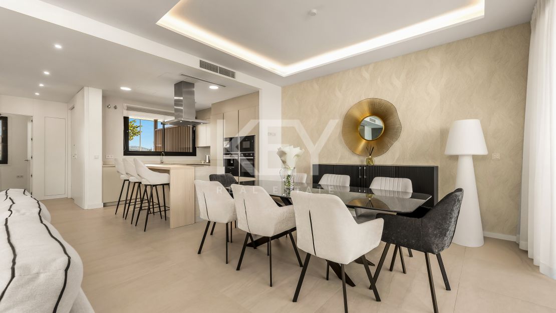 Fantastic semi-detached Villa with Stunning Views in Rio Real, Marbella