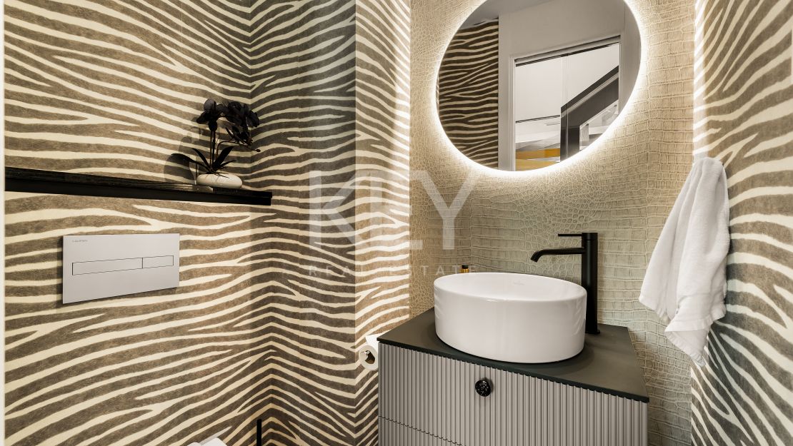 Fantastic semi-detached Villa with Stunning Views in Rio Real, Marbella