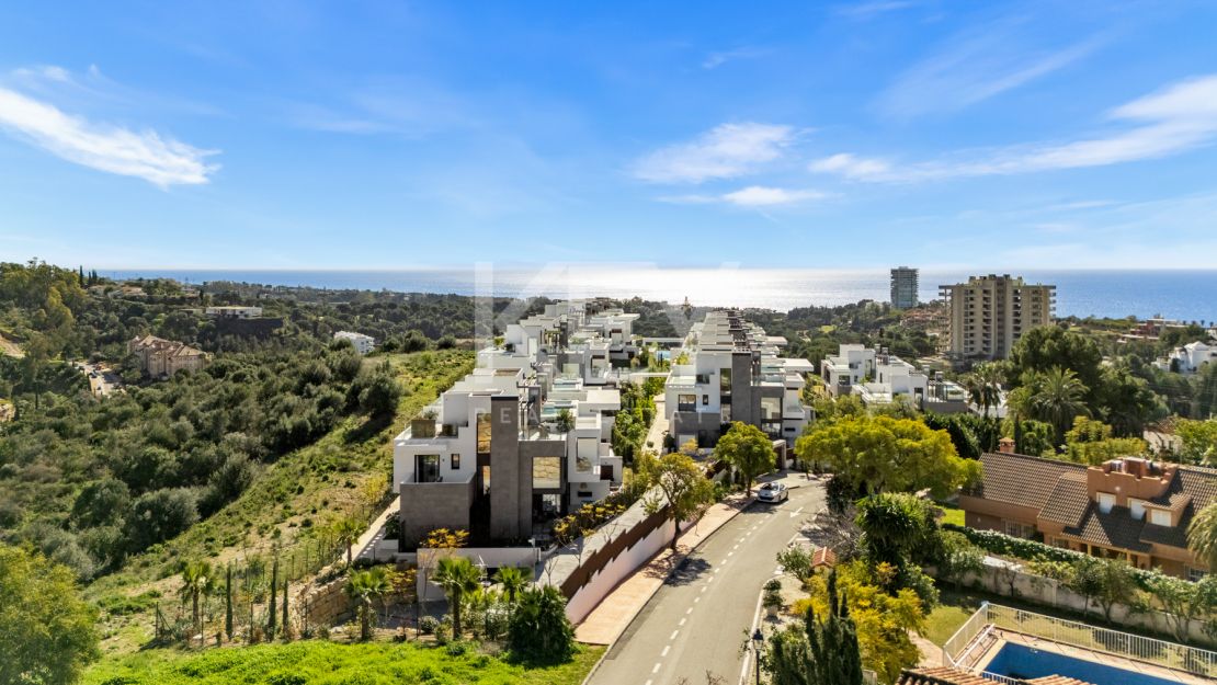 Fantastic semi-detached Villa with Stunning Views in Rio Real, Marbella