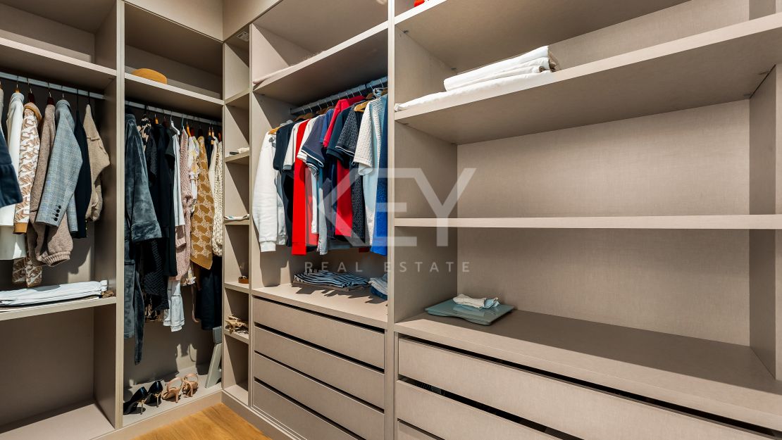 Fantastic semi-detached Villa with Stunning Views in Rio Real, Marbella