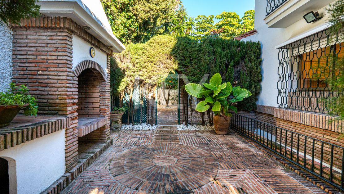Classical Luxury Villa in Los Monteros, Marbella