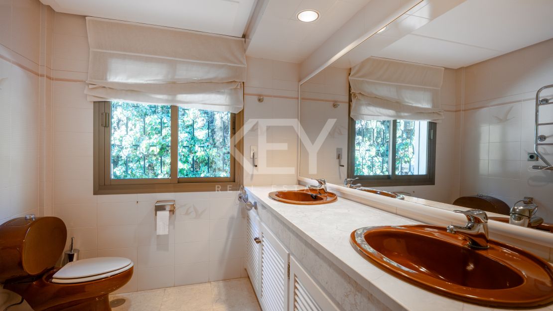 Classical Luxury Villa in Los Monteros, Marbella