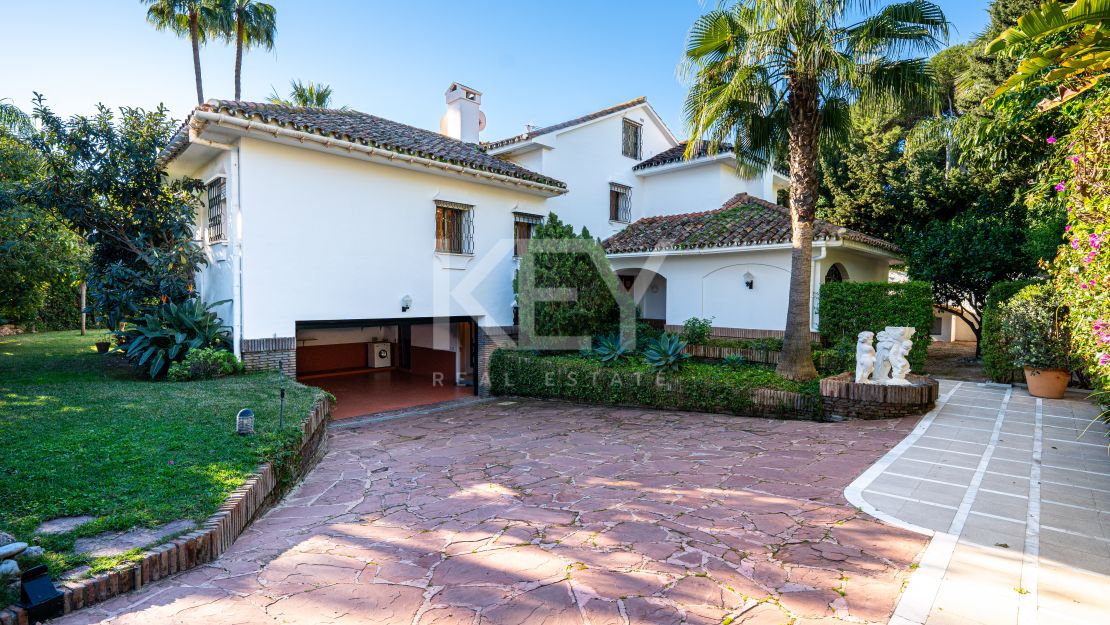 Classical Luxury Villa in Los Monteros, Marbella