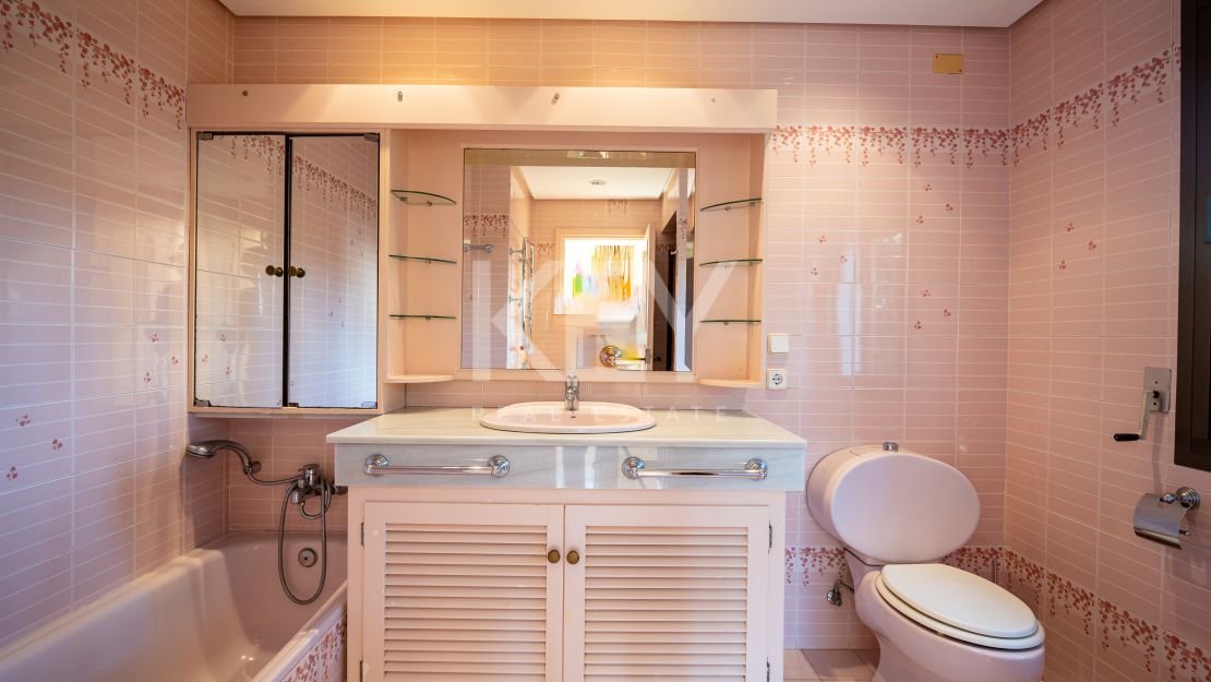 Classical Luxury Villa in Los Monteros, Marbella