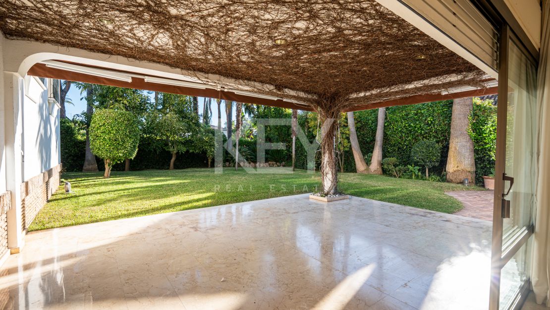 Classical Luxury Villa in Los Monteros, Marbella