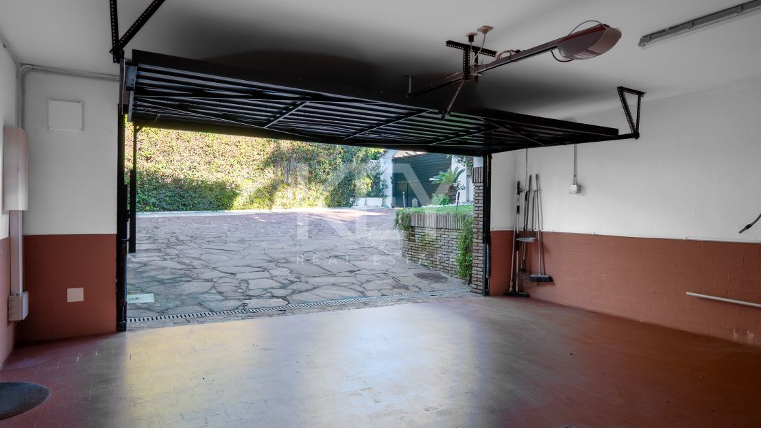 Classical Luxury Villa in Los Monteros, Marbella