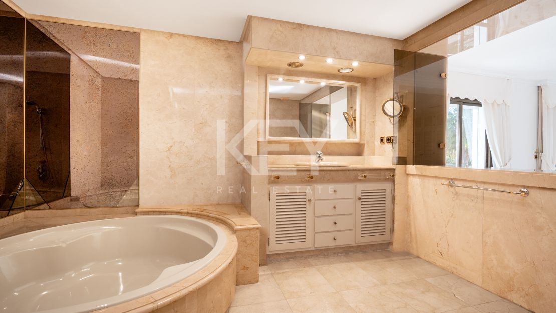 Classical Luxury Villa in Los Monteros, Marbella