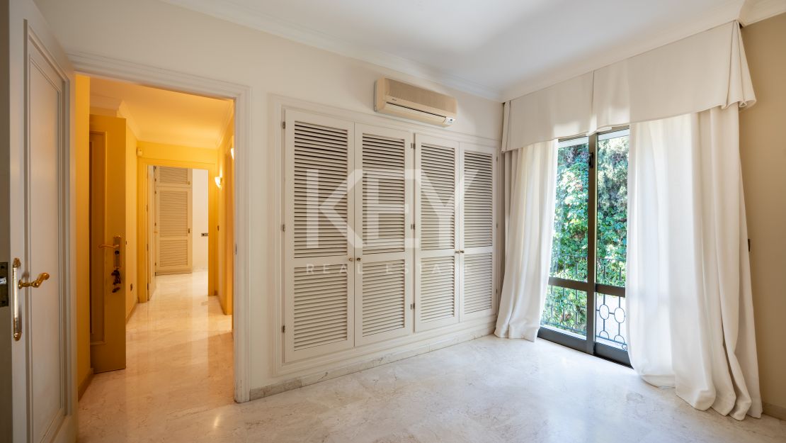 Classical Luxury Villa in Los Monteros, Marbella