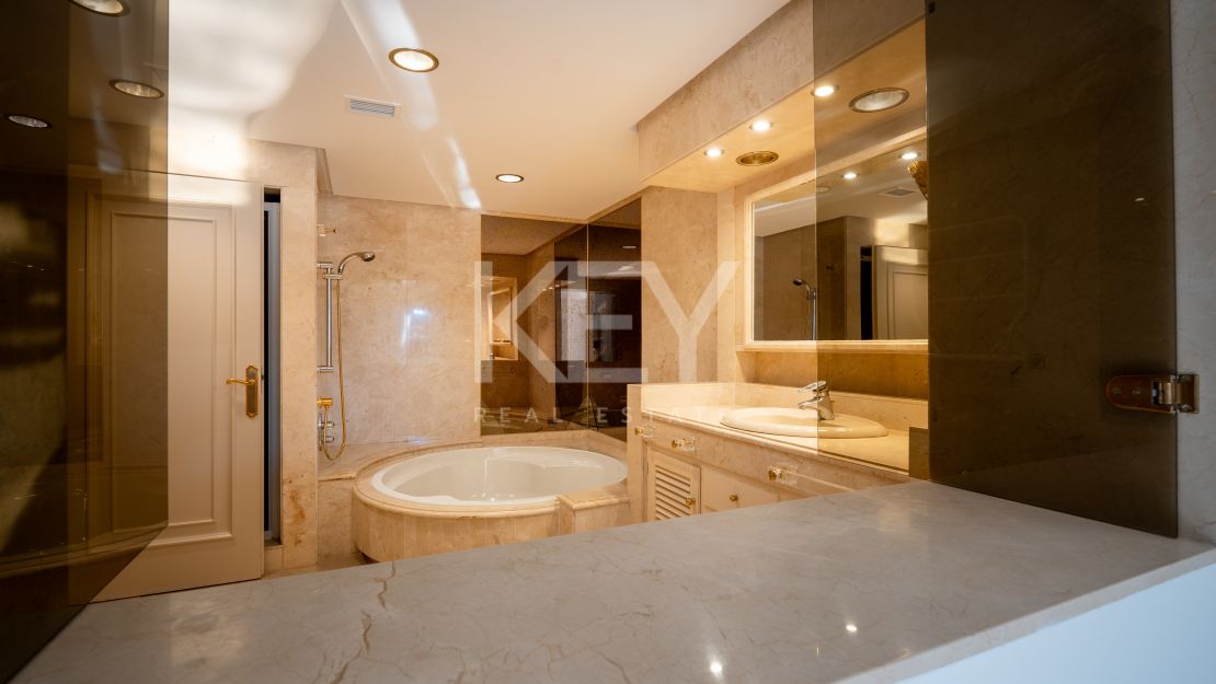 Classical Luxury Villa in Los Monteros, Marbella