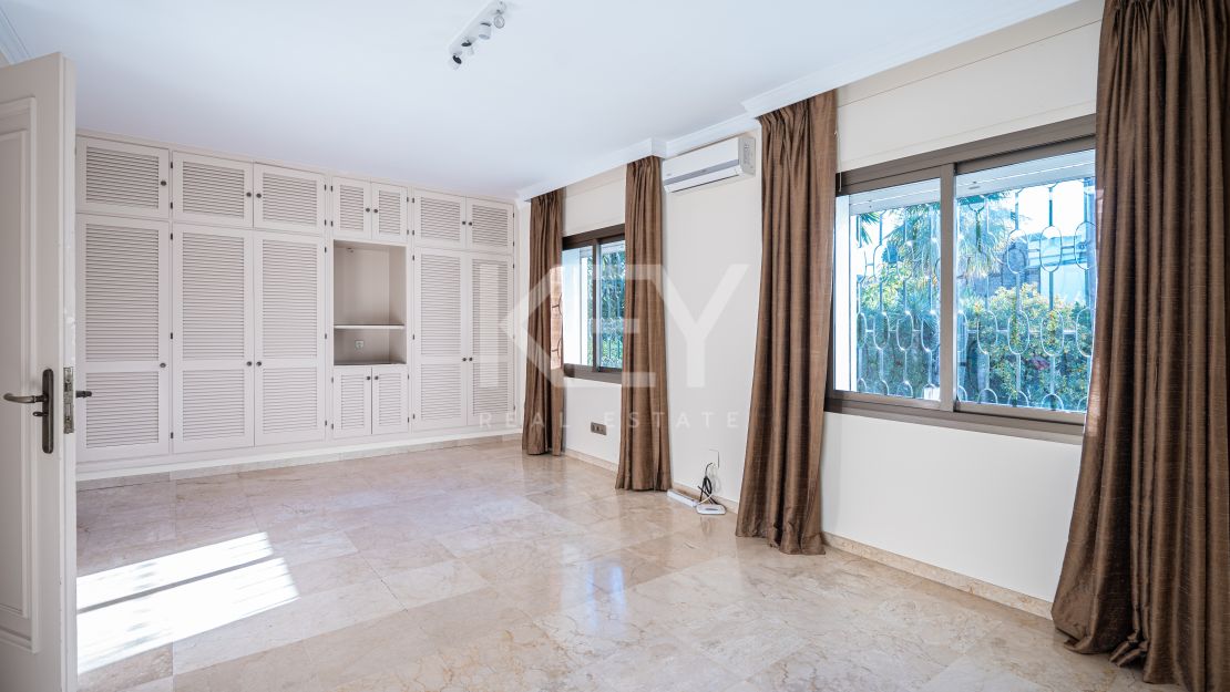 Classical Luxury Villa in Los Monteros, Marbella