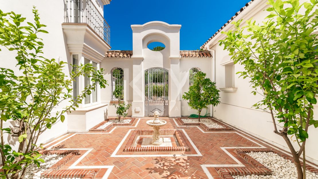 Elegant Andalusian-Style Villa with Sea Views in Marbella Club Golf Resort, Benahavis