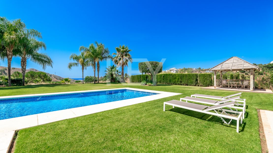 Elegant Andalusian-Style Villa with Sea Views in Marbella Club Golf Resort, Benahavis